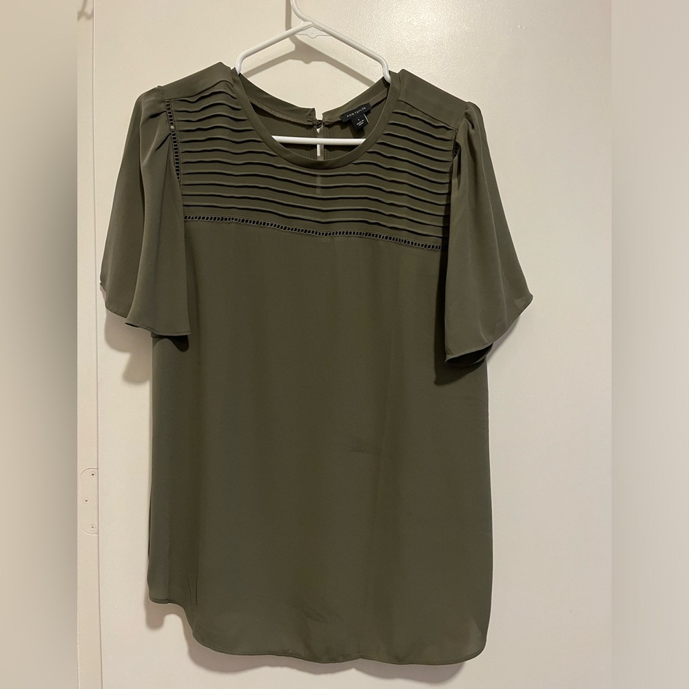 NWOT Ann Taylor blouse large